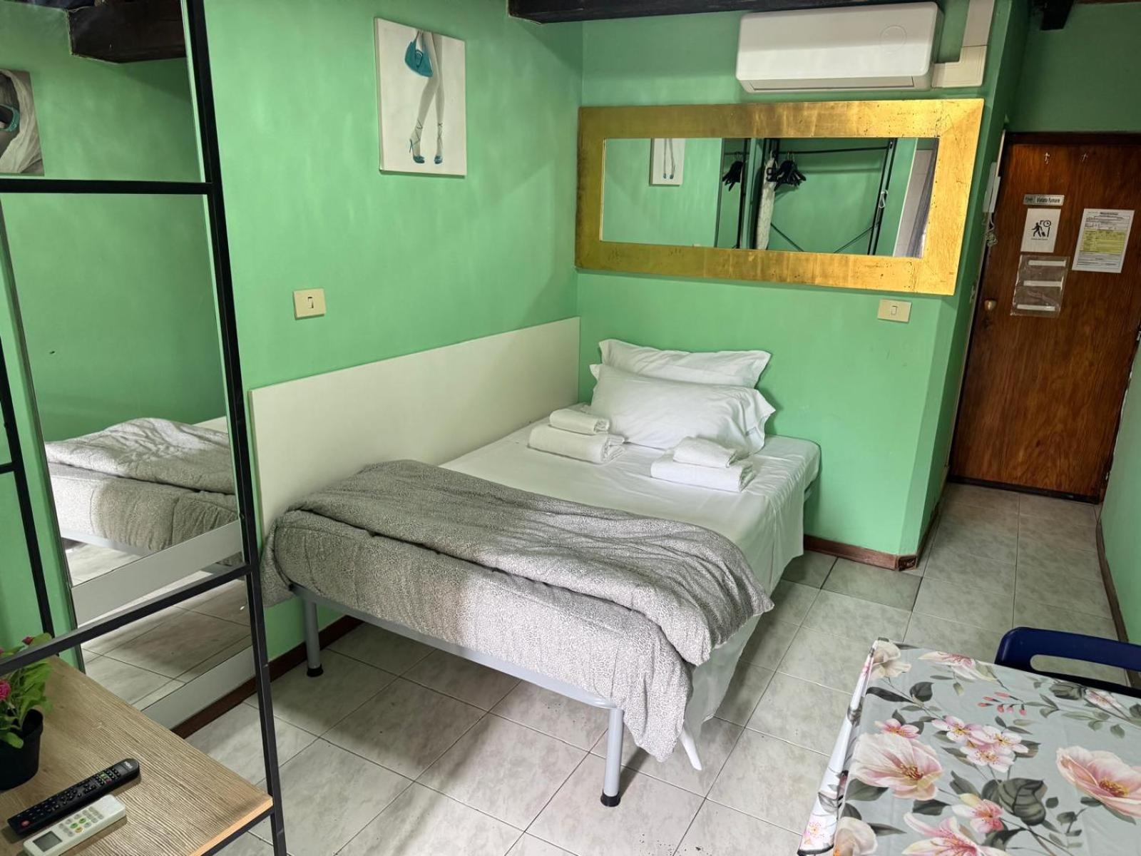 Apartment Corso Corsi Monolocale Sb *